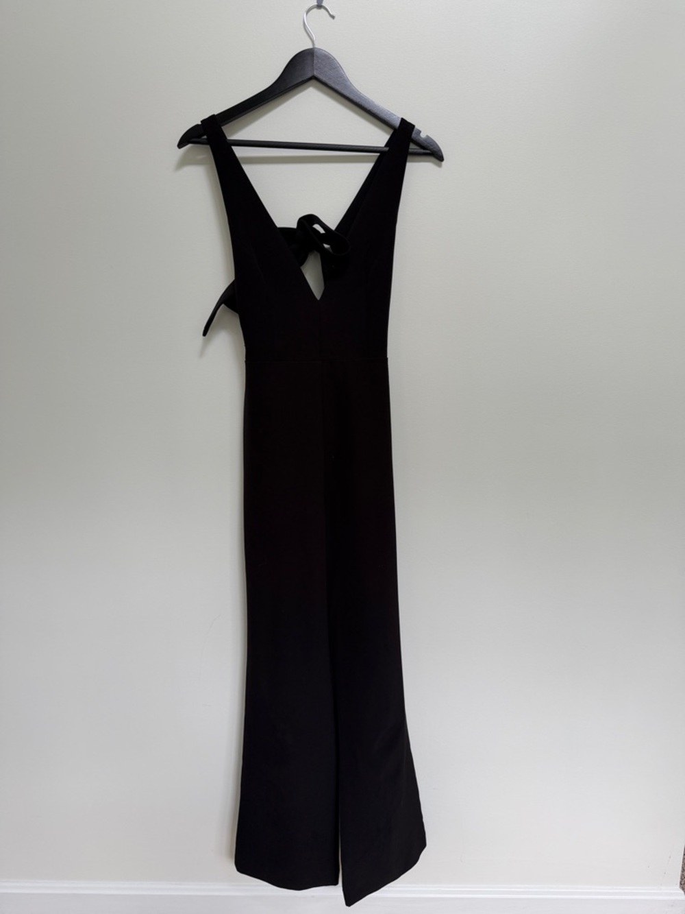 Black V-Neck Sleeveless Jumpsuit